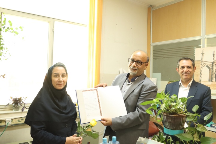 تجلیل همکاران اداره کل