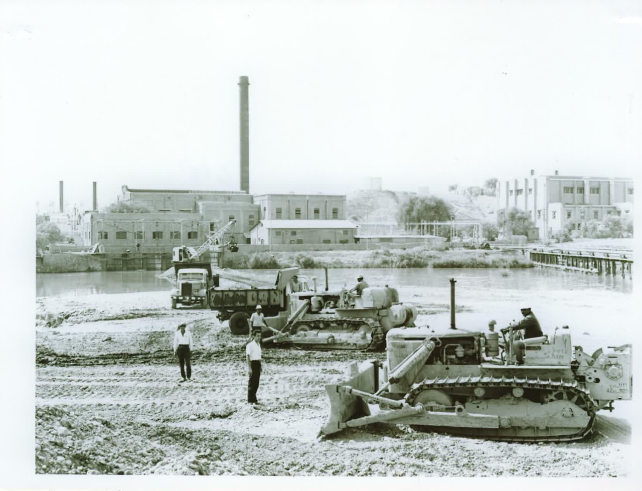 فوران گنجینه نفت ایران، در سحرگاه پنج خرداد مسجدسلیمان