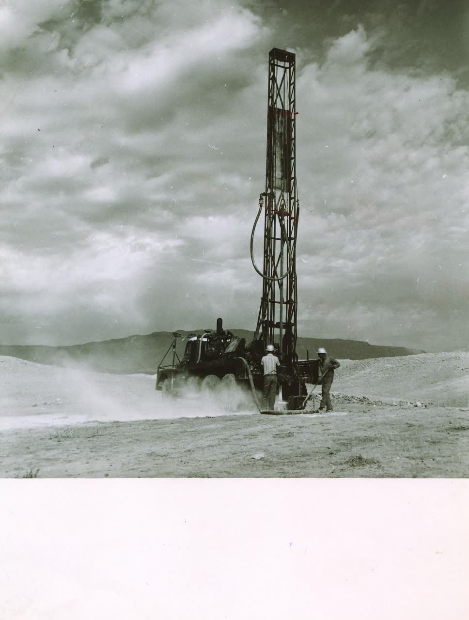 فوران گنجینه نفت ایران، در سحرگاه پنج خرداد مسجدسلیمان