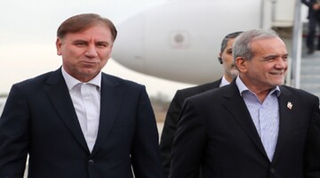 استاندار بوشهر؛ رئیس‌جمهوری را در سفر به عمان همراهی کرد