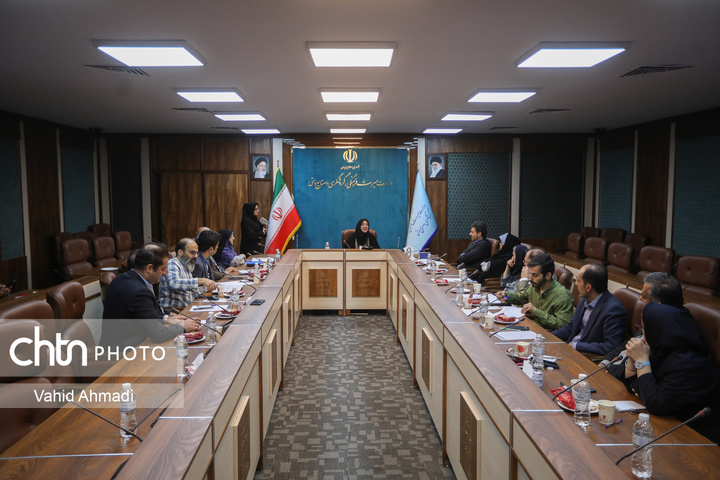 نشست کارگروه تدوین استاندارد آموزشی رشته صنایع دستی و هنر های سنتی