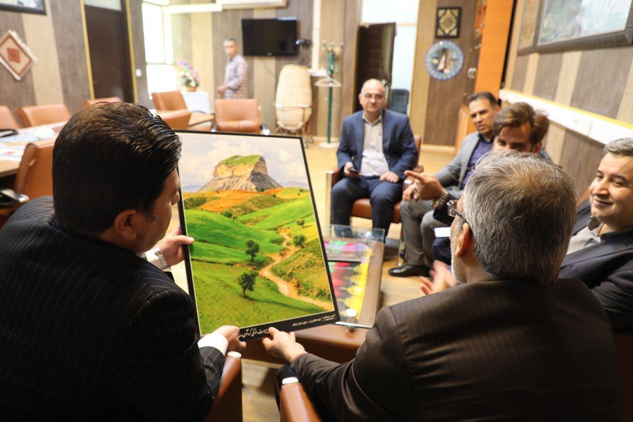 صنایعدستی و گردشگری ایلام در مسیر توسعه قرار دارد/ از چهارشنبهبازار تا نمایشگاههای فرامرزی