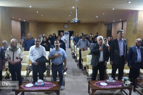 مراسم امضای کتاب ایران و آندلس سازه های آبی و باغ‌های بهشتی ایران باستان در یزد