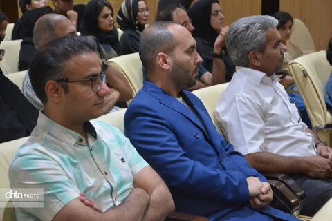 مراسم امضای کتاب ایران و آندلس سازه های آبی و باغ‌های بهشتی ایران باستان در یزد