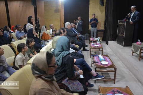 مراسم امضای کتاب ایران و آندلس سازه های آبی و باغ‌های بهشتی ایران باستان در یزد