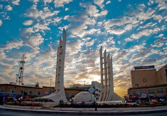 دیوار تاریخی میدان انقلاب زنجان مرمت می‌شود