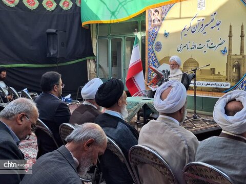 برگزاری جلسه تفسیر قرآن کریم در مسجد ارگ یزد