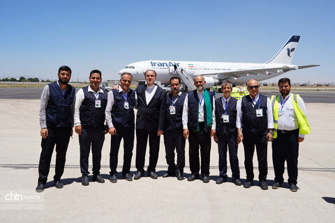 بدرقه زائران حج تمتع توسط نایب رئیس مجلس از فرودگاه همدان