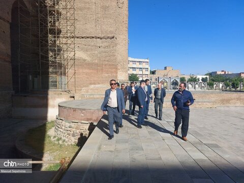 بازدید مدیرکل میراث فرهنگی و مدیرکل دیوان محاسبات استان آذربایجان شرقی از ارک علیشاه تبریز
