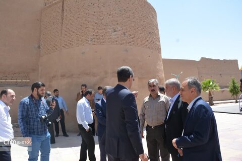 بازدید از پروژه برج و بارو یزد