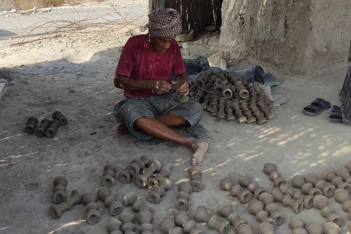 چرخی که هنوز میچرخد/ روایت یک عمر سفالگری در میناب