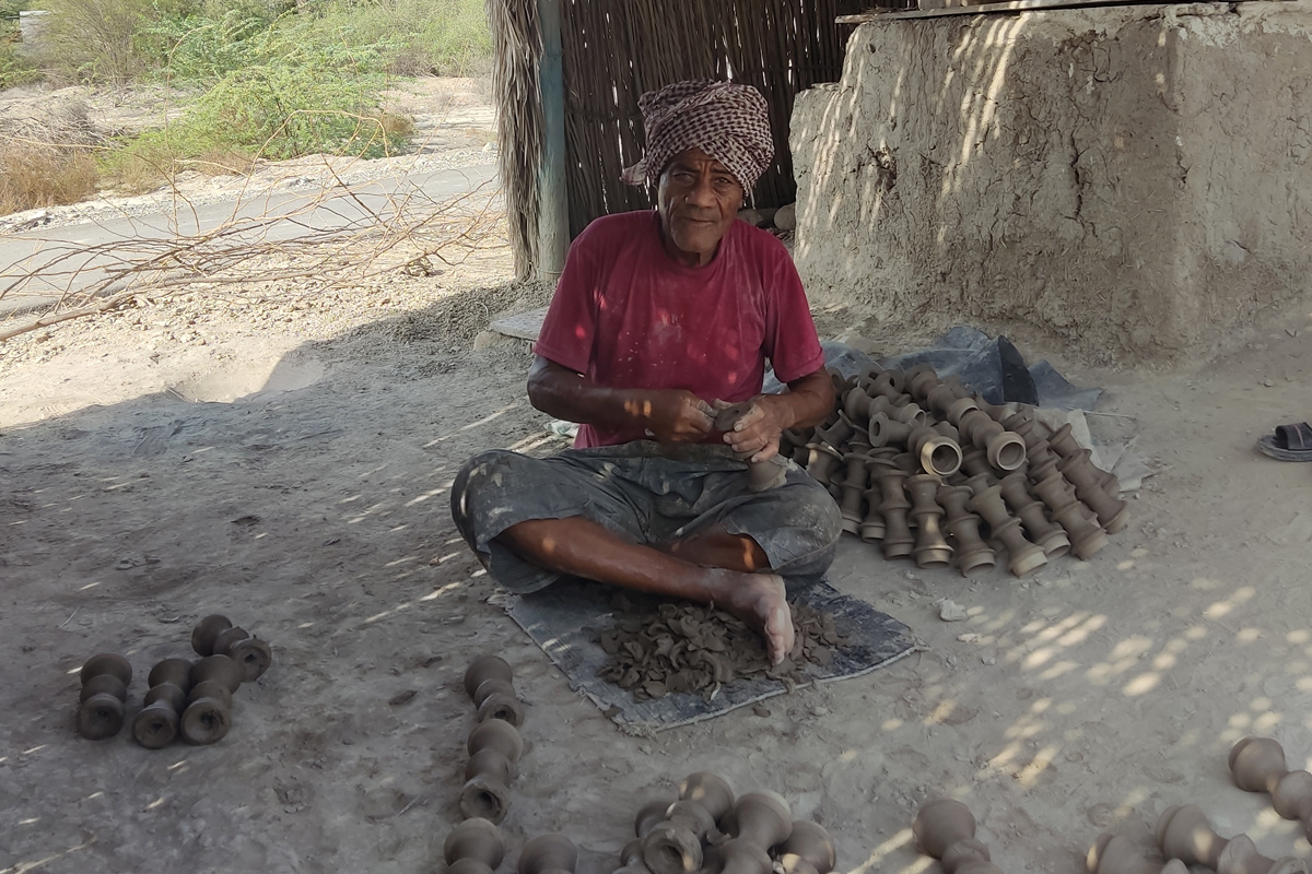 چرخی که هنوز میچرخد/ روایت یک عمر سفالگری در میناب