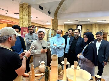 بازدید اعضای کمیته فرهنگی المپیک از گروه پژوهشی هنرهای سنتی پژوهشگاه میراث‌فرهنگی و گردشگری