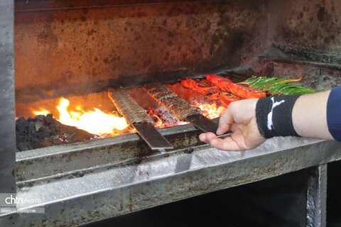 کباب بناب (به ترکی آذربایجانی: بیناب کبابی ) در آذربایجان شرقی