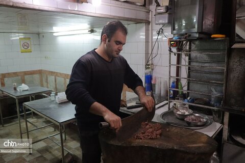 کباب بناب (به ترکی آذربایجانی: بیناب کبابی ) در آذربایجان شرقی