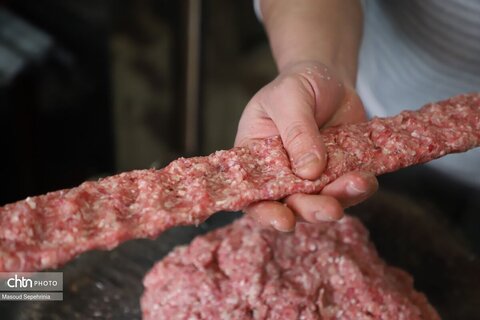 کباب بناب (به ترکی آذربایجانی: بیناب کبابی ) در آذربایجان شرقی