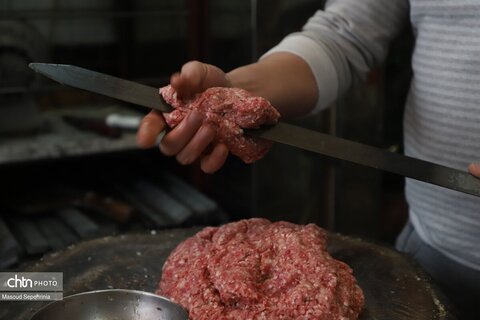 کباب بناب (به ترکی آذربایجانی: بیناب کبابی ) در آذربایجان شرقی