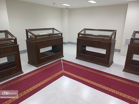 انجیل «هزار ساله» در کتابخانه مرکزی تبریز