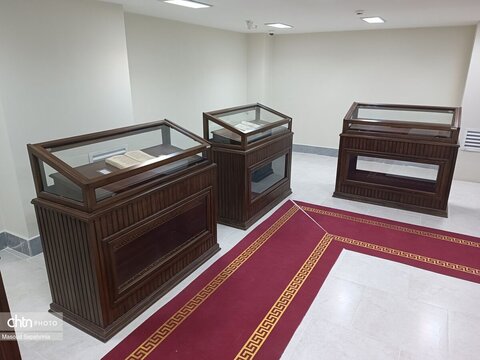 انجیل «هزار ساله» در کتابخانه مرکزی تبریز