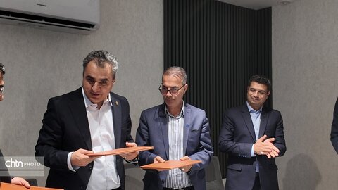 تفاهم‌نامه طراحی و ساخت اپلیکیشن گردشگری چهارمحال و بختیاری