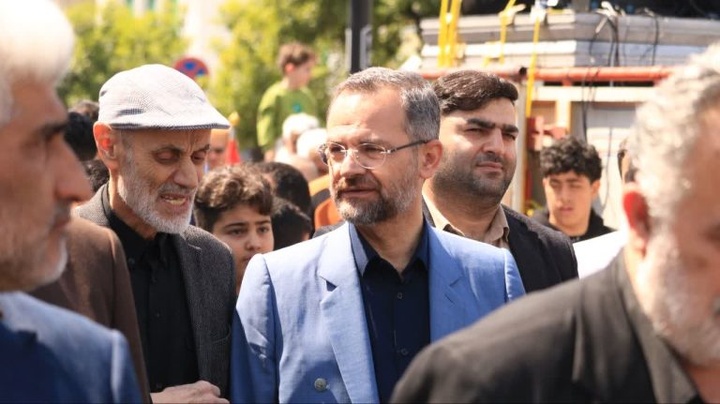 صنایع‌دستی باید در مراسم‌های رسمی به عنوان هدیه‌ای ماندگار ارائه شود/ هنرهای سنتی، عاملی مهم برای جذب گردشگران داخلی و خارجی