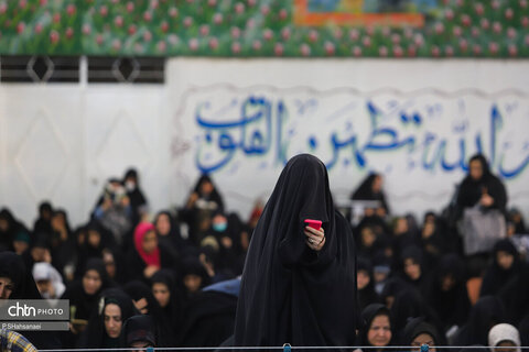 مراسم دعای عرفه در گلستان شهدا، اصفهان