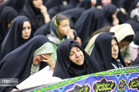 مراسم دعای عرفه در گلستان شهدا، اصفهان
