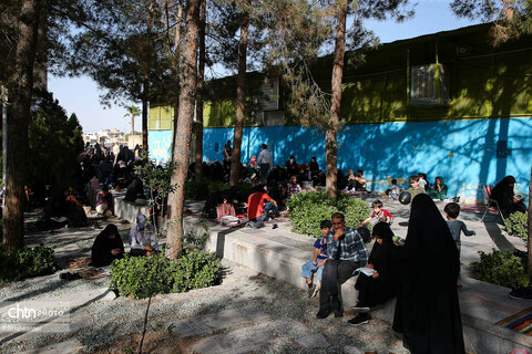 مراسم دعای عرفه در گلستان شهدا، اصفهان
