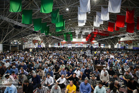 مراسم دعای عرفه در گلستان شهدا، اصفهان