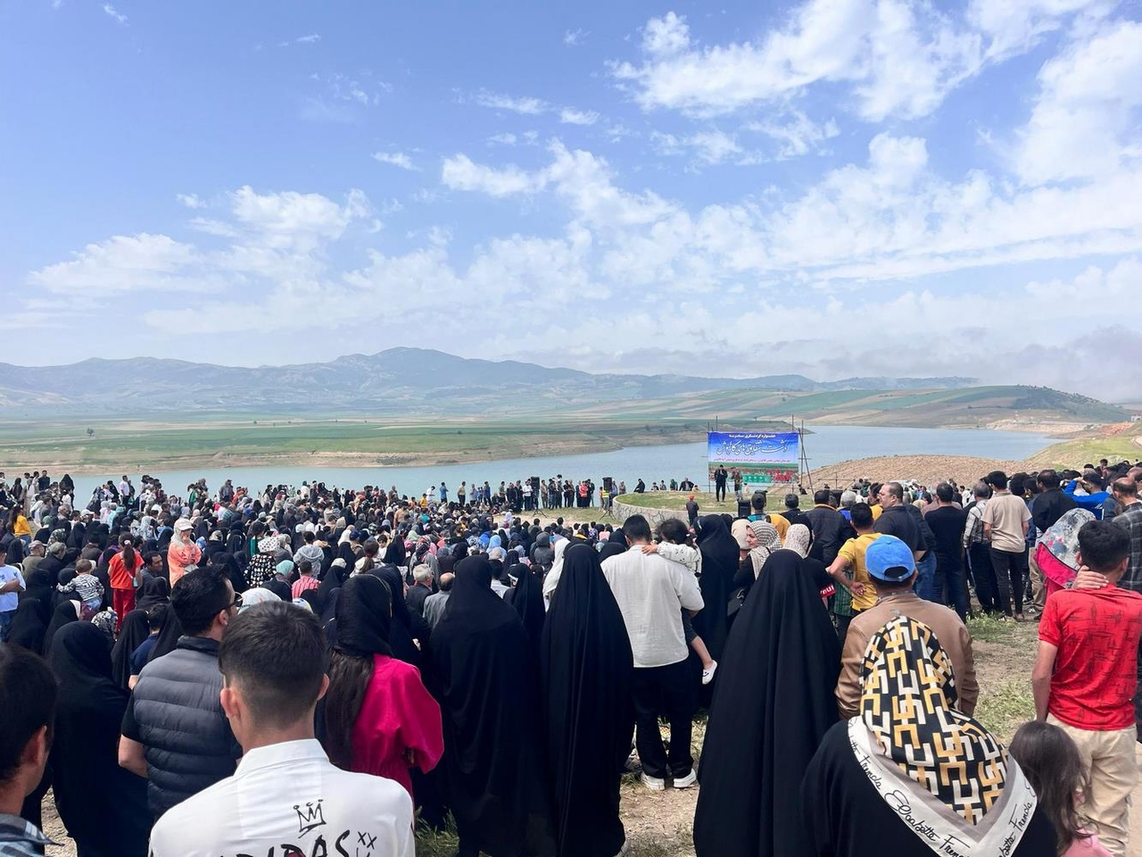 سفر به دشت شقایق ها سفر به دشت شقایق ها