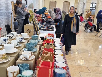 نمایشگاه صنایع دستی و مشاغل خانگی در کارخانه کبریت زنجان برپا شد