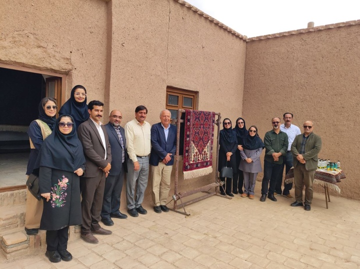 افتتاح کارگاه تولید دستبافته‌های داری در آستانه روز جهانی و هفته ملی صنایع‌دستی در بیرجند