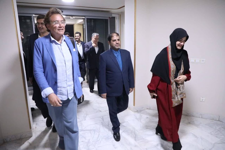 مهمانان خارجی با استقبال رسمی مسئولان وارد شهر جهانی یزد شدند/ استقبال رسمی از هیئت شورای جهانی صنایع‌دستی در یزد