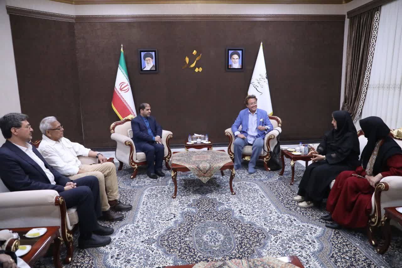 مهمانان خارجی با استقبال رسمی مسئولان وارد شهر جهانی یزد شدند/ استقبال رسمی از هیئت شورای جهانی صنایعدستی در یزد