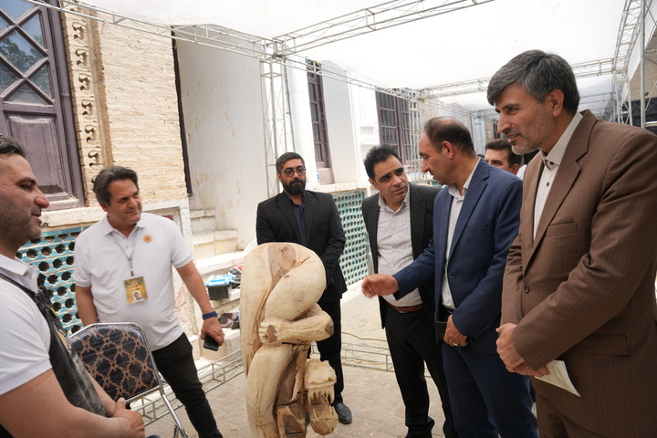 رویداد بین‌المللی چوب فرصتی برای رونق اقتصاد شهری کرمانشاه است / برای پرداخت تسهیلات توسعه صنایع‌دستی چوب آمادگی داریم