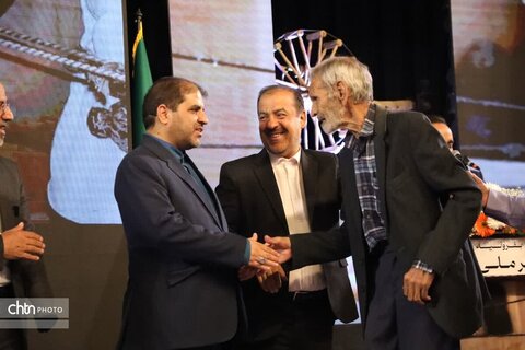 اهداء لوح شهر ملی مُوتابی به بفروییه میبد