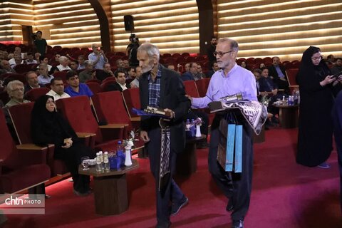 اهداء لوح شهر ملی مُوتابی به بفروییه میبد