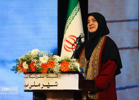 اهداء لوح شهر ملی مُوتابی به بفروییه میبد