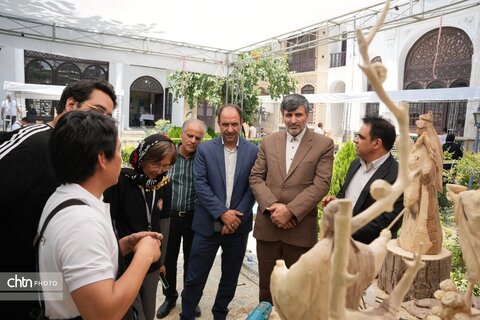 بازدید رئیس سازمان مدیریت کرمانشاه از رویداد بین‌المللی چوب