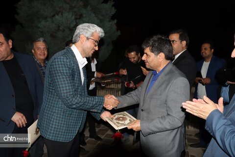 در آغاز هفته صنایع دستی بازدید معاون استاندار وفرماندار مشهد از خانه ملک