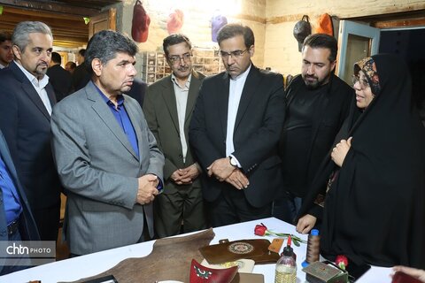 در آغاز هفته صنایع دستی بازدید معاون استاندار وفرماندار مشهد از خانه ملک