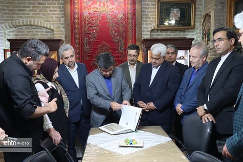 در آغاز هفته صنایع دستی بازدید معاون استاندار وفرماندار مشهد از خانه ملک