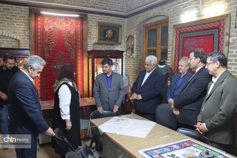 در آغاز هفته صنایع دستی بازدید معاون استاندار وفرماندار مشهد از خانه ملک