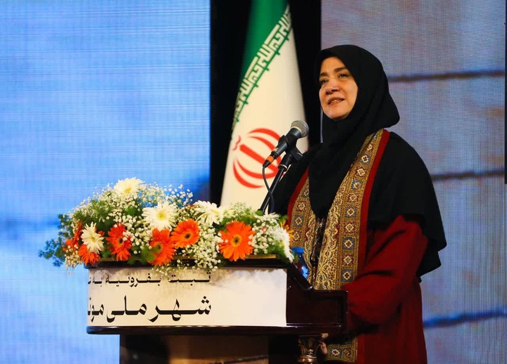 صنایع‌دستی، نماد و سمبل تولیدکنندگی خانواده ایرانی است / صنایع‌دستی؛ هنر ریشه‌دار در زندگی و فرهنگ ایرانی