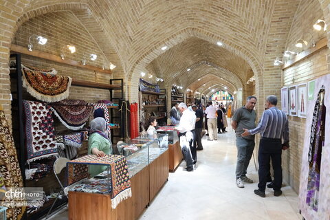 برپایی نمایشگاه صنایع دستی و مُد و لباس کُردی در عمارت آصف
