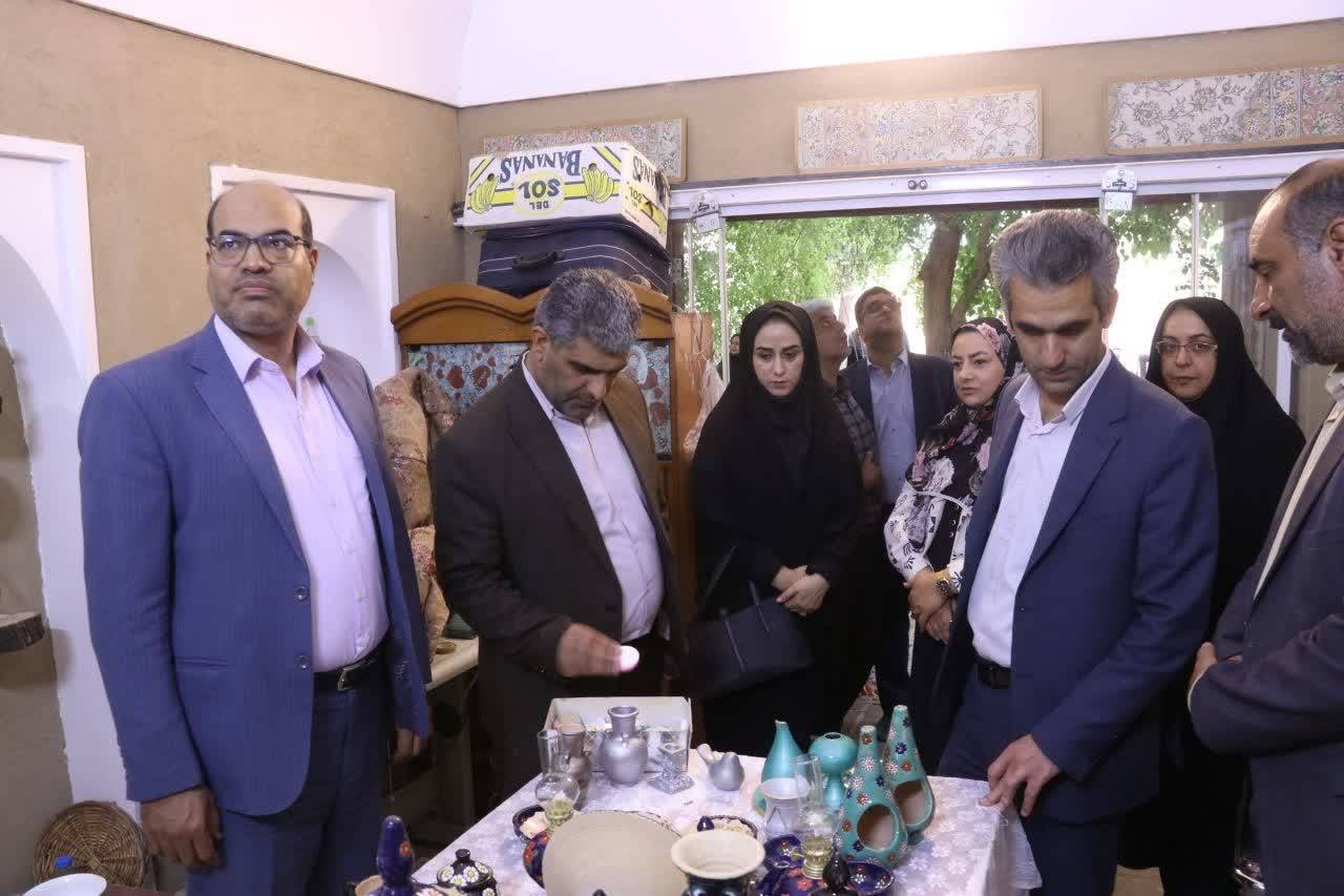 راه‌اندازی بازارچه صنایع‌دستی به مناسبت روز جهانی صنایع‌دستی در مهریز