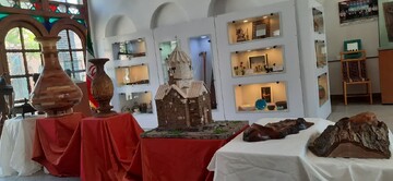 بیش از ۲۰ عنوان برنامه در هفته صنایع‌دستی آذربایجان‌غربی برگزار می‌شود/ برپایی نمایشگاه صنایع‌دستی در مدرسه هدایت ارومیه