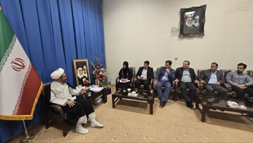 باید به سمت تقویت صنایع دستی ‌در استان ایلام حرکت کنیم