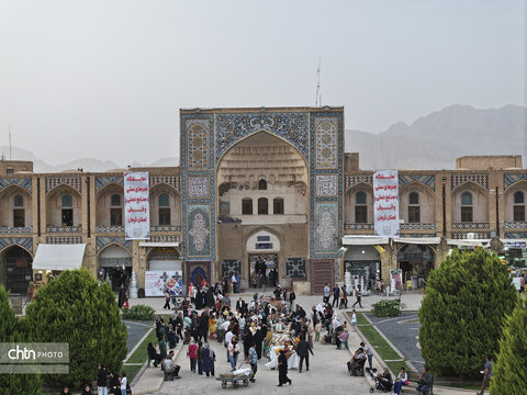 میدان گنجعلیخان میزبان زرین‌دوزان پته کرمان