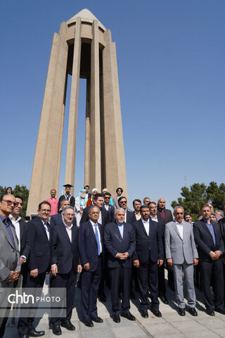 ادای احترام میهمانان کنفوبیشین گردشگری سلامت به حکیم هزاره، ابوعلی سینا